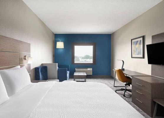 Holiday Inn Express & Suites BOYNTON BEACH WEST by IHG 1