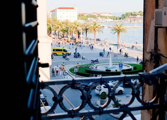 Riva Luxury Rooms 1
