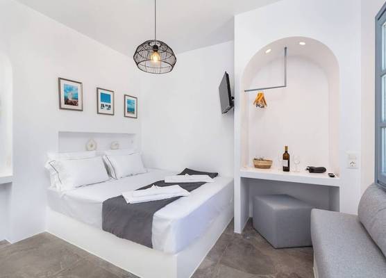 Aitheras Luxury Suites 1