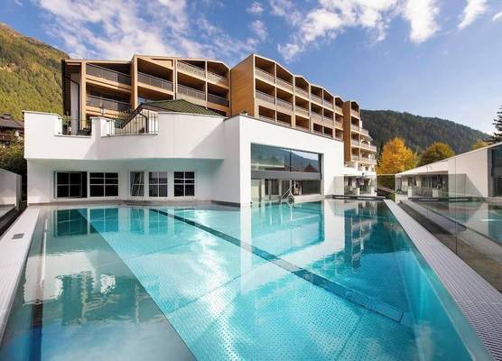 Falkensteiner Hotel Falkensteinerhof l 4 Star Superior 1