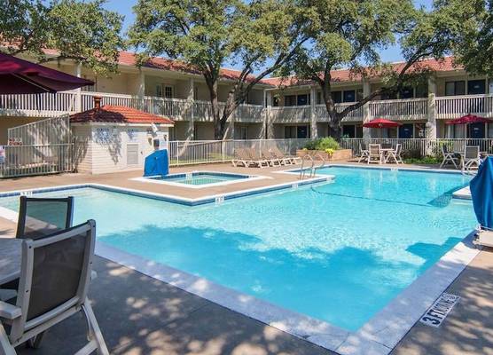 Motel 6-Addison, TX - Dallas 1