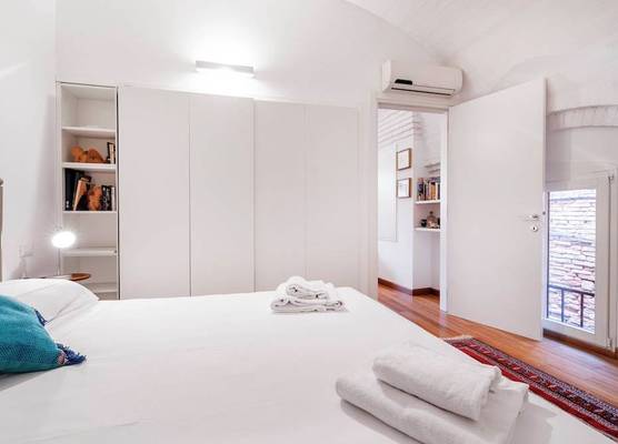 Venice Guggenheim Apt by Wonderful Italy 1