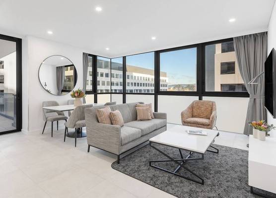 Meriton Suites Canberra 1