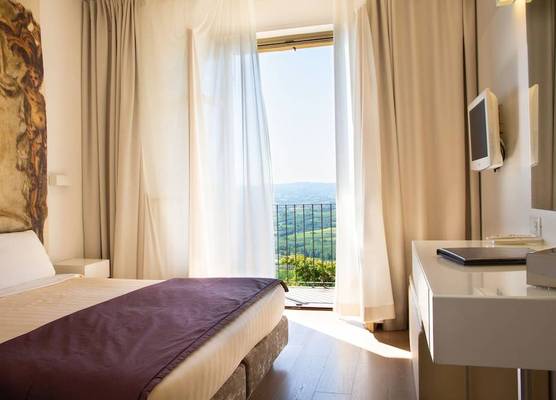 Hotel Castello di Santa Vittoria 1