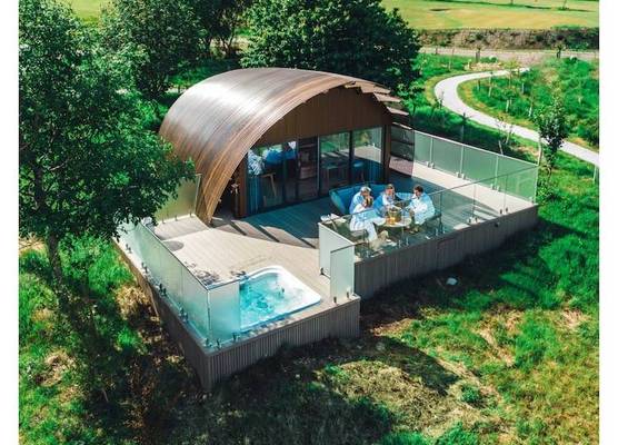 SeaBeds - Luxury Lookouts with Hot Tubs 1