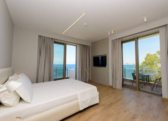 Navy Hotel 1