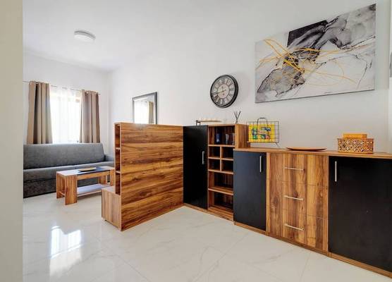 Modern 1BR Apartment Steps From the Promenade 1