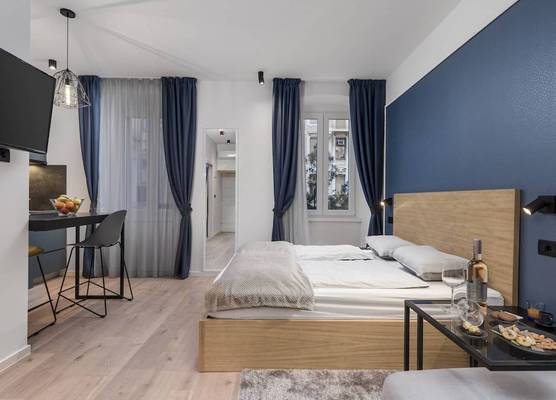 Deluxe Apartments & Rooms "In the Center" 1