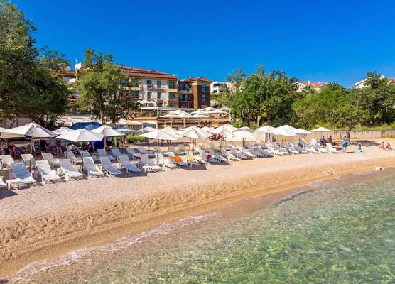 Blue Waves Resort 1