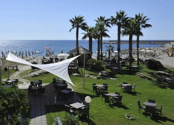 Aregai Marina Hotel & Residence 1