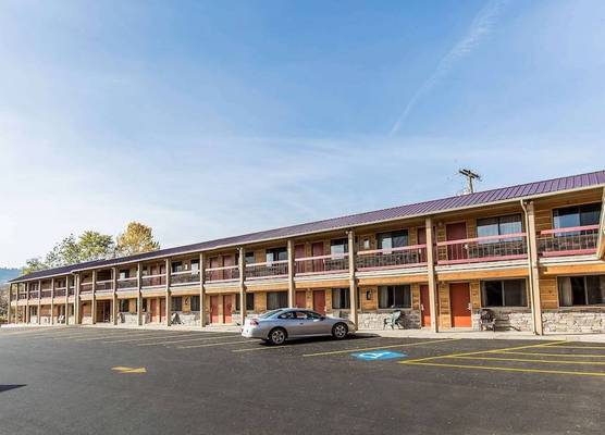 Econo Lodge Inn & Suites Kalispell - Glacier National Park Gateway 1