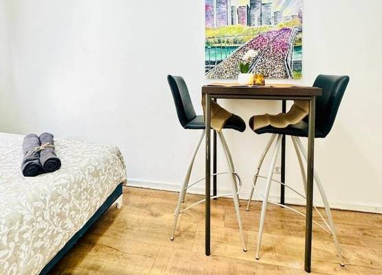 5BR Apt 10min to Matzleinsdorfer 1