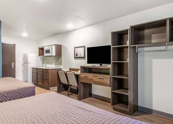 WoodSpring Suites Indianapolis Airport South 1