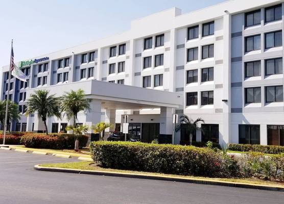 Holiday Inn Express & Suites MIAMI - HIALEAH by IHG 1