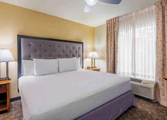 Larkspur Landing Extended Stay Suites St. Louis Riverport - Airport West 1