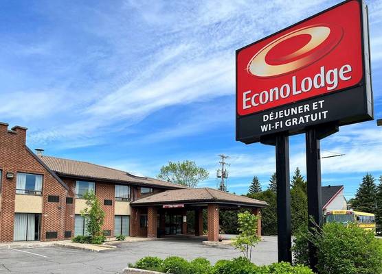 Econo Lodge Airport Quebec 1