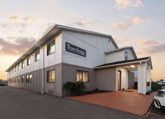 Travelodge by Wyndham Redwood Falls 1
