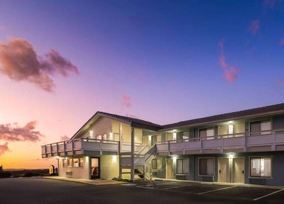 Super 8 by Wyndham Fort Bragg 1