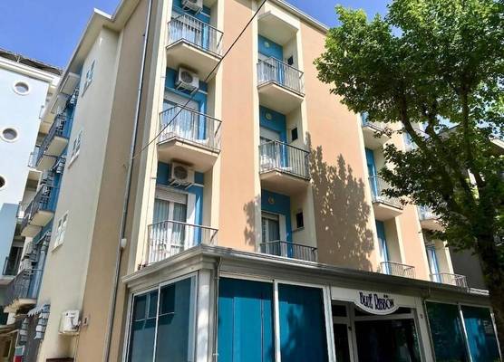 Hotel Blue Ribbon 1