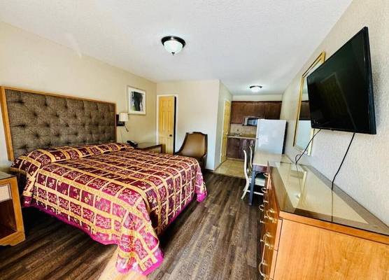 Bostonian Inn & Suites 1