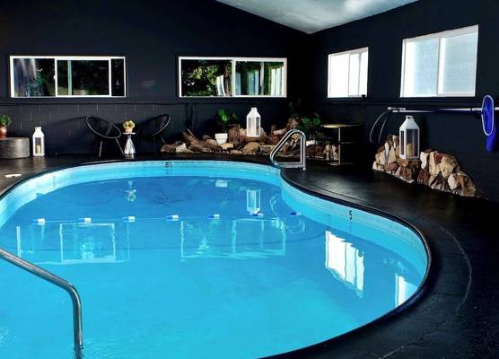 Sierra Blue Hotel & Swim Club 1