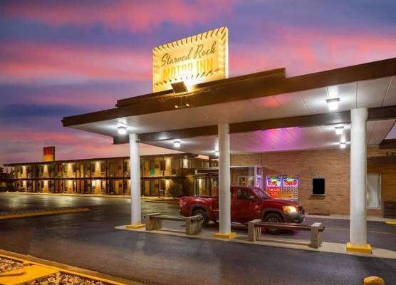 Starved Rock Motor Inn 1