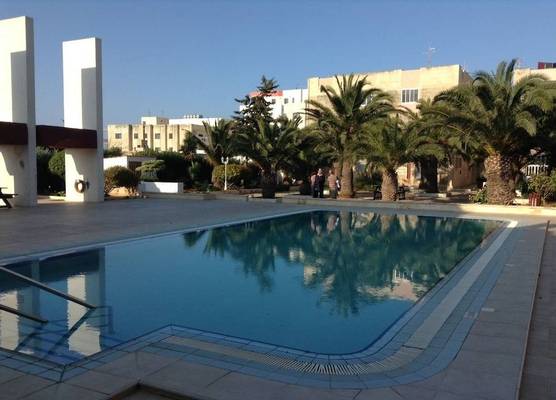 Seafront Apartment With Pool 1