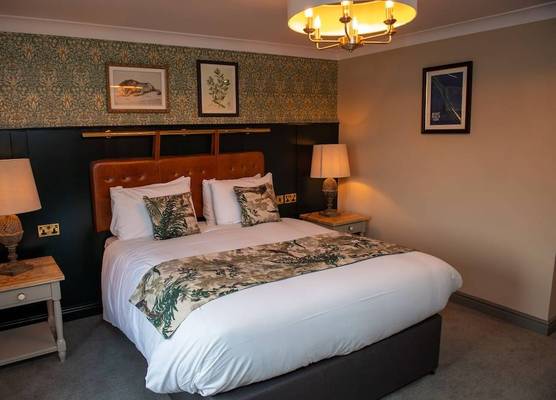 The Red Lion Inn by Chef & Brewer Collection 1