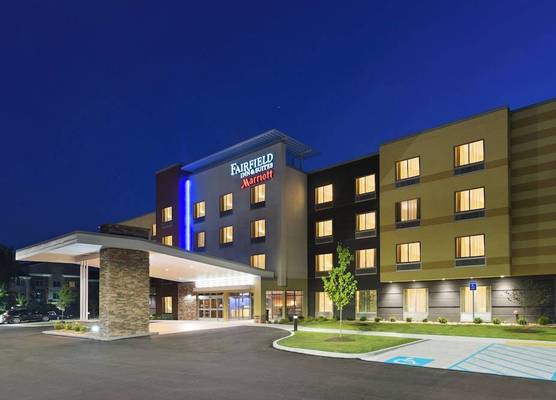 Fairfield Inn & Suites by Marriott Belle Vernon 1