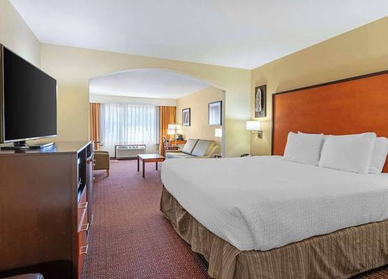 Best Western Cascade Inn & Suites 1