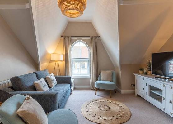Stowaways Loft 1