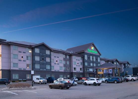 Sandman Hotel Oakville 1