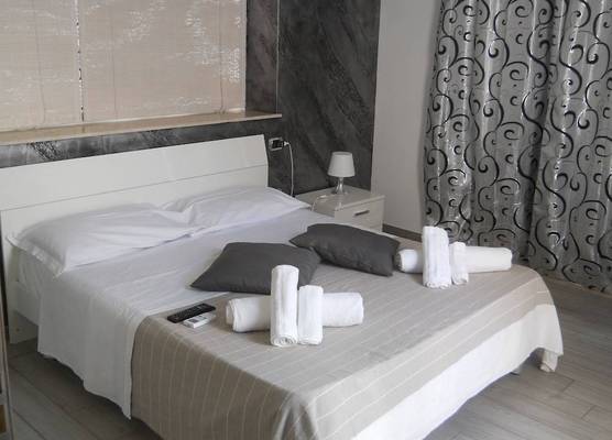 Summer Beach Rooms 1