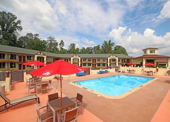 Americas Best Value Inn Pilot Mountain 1