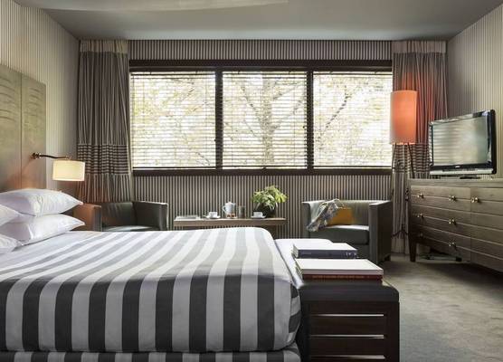 Hotel Square 1