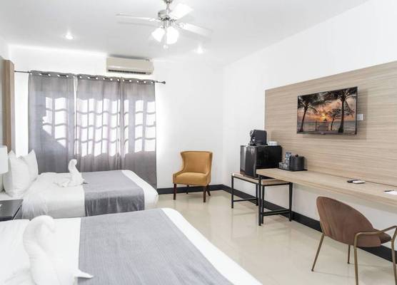 Pickwick Park View Hotel 1