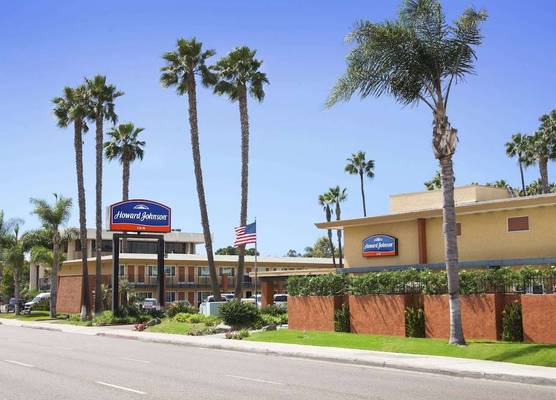 Howard Johnson by Wyndham San Diego Sea World 1