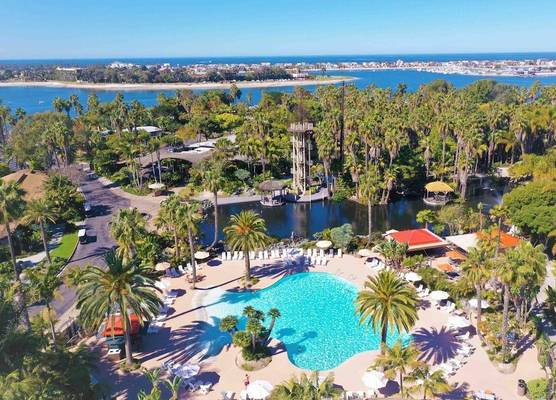 Paradise Point Resort & Spa 1