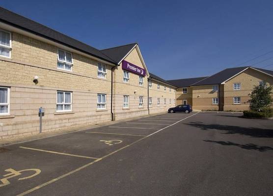 Premier Inn Chippenham 1