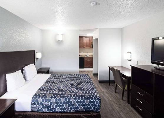 Rodeway Inn At Fort Lee 1