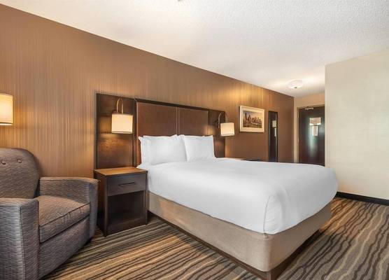 Best Western PLUS Calgary Centre Inn 1