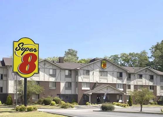Super 8 by Wyndham Richmond/Chamberlayne Rd 1