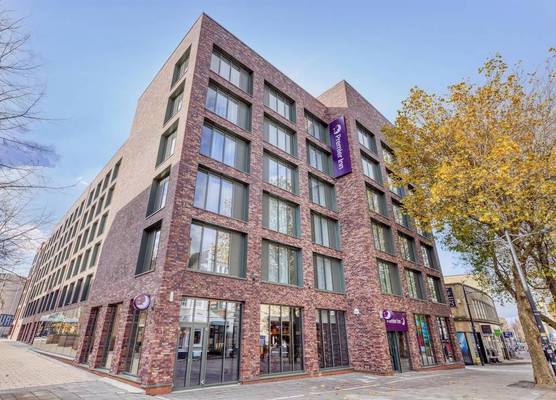 Premier Inn Swindon Town Centre 1