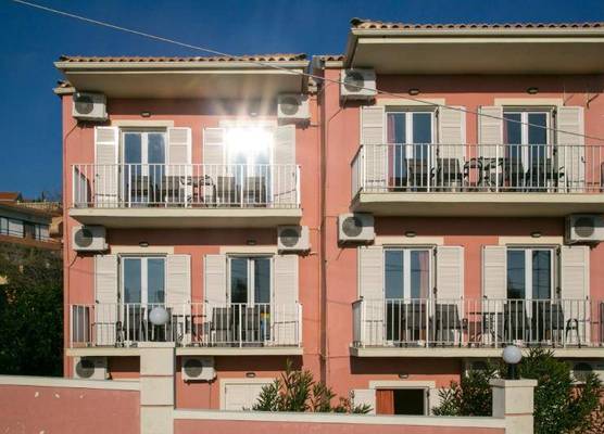 Kouros Apartments & Studios By Hotelius 1