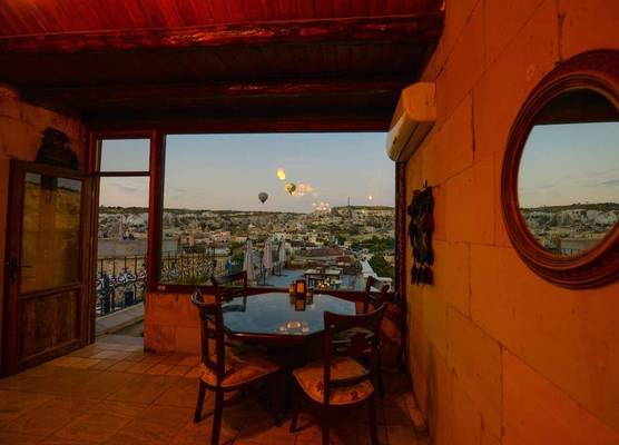 Vineyard Cave Hotel 1