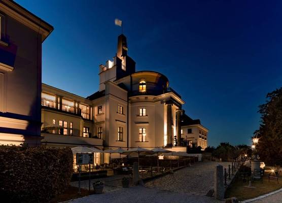 Schlosshotel Burg Schlitz 1