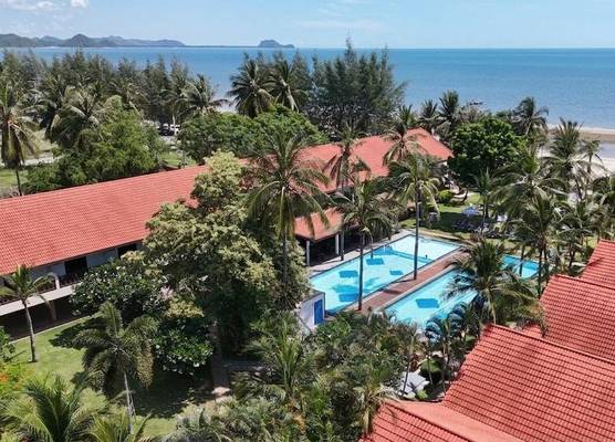 Dolphin Bay Beach Resort 1