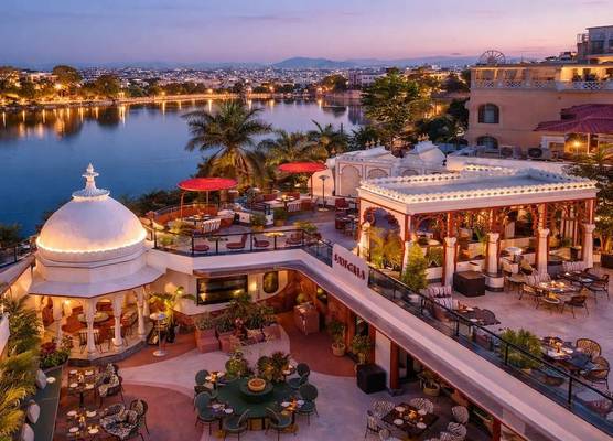 Swaroop Vilas - Lake Facing Boutique Hotel 1