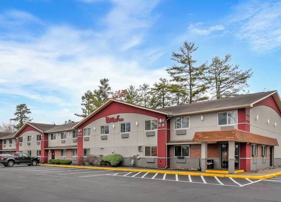 Red Roof Inn Queensbury 1