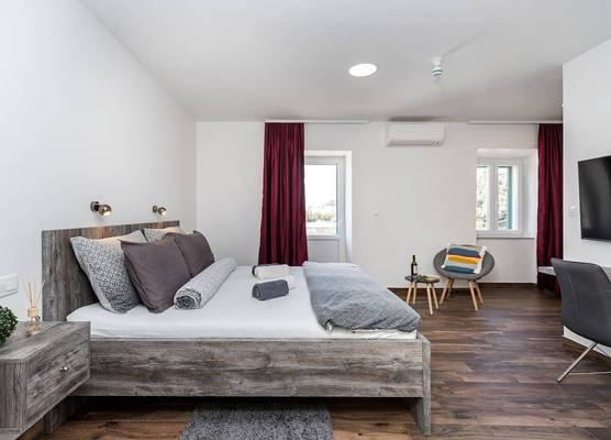 Apinelo Port Rooms 1